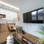 V6 Penthouse, Nilie Hospitality Mgmt * Tesalónica
